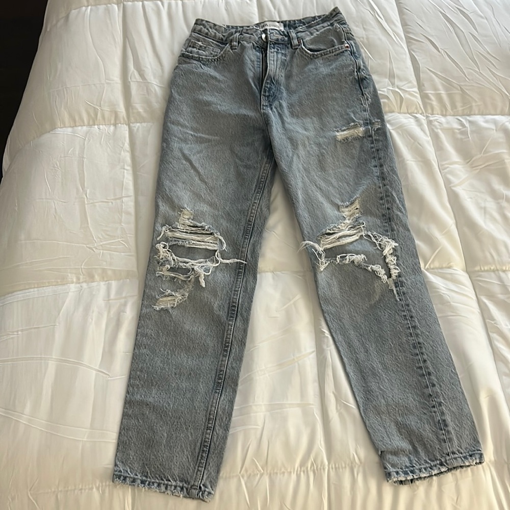 Nice ripped jeans (Zara)